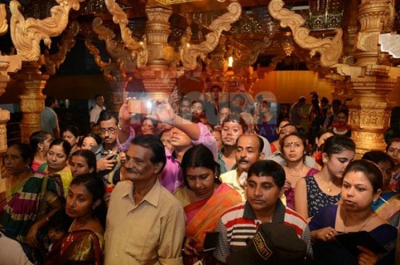 Agartala Durga Puja suffered from heavy traffic jam during Durga Puja Agartala Durga Puja suffered from heavy traffic jam during Durga Puja